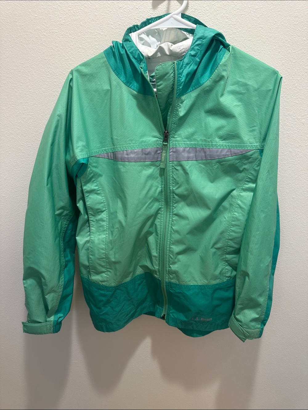 L.L. Bean Kids Size 14-16 Lightweight Hooded Rain Jacket - Green